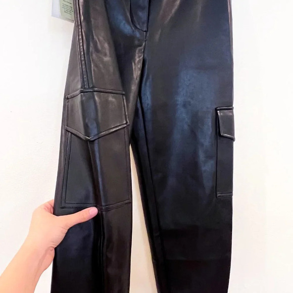 Wilfred Aritzia Modern Cargo High Waist Black Faux Leather Utility Pants 4 NWT - Picture 6 of 12